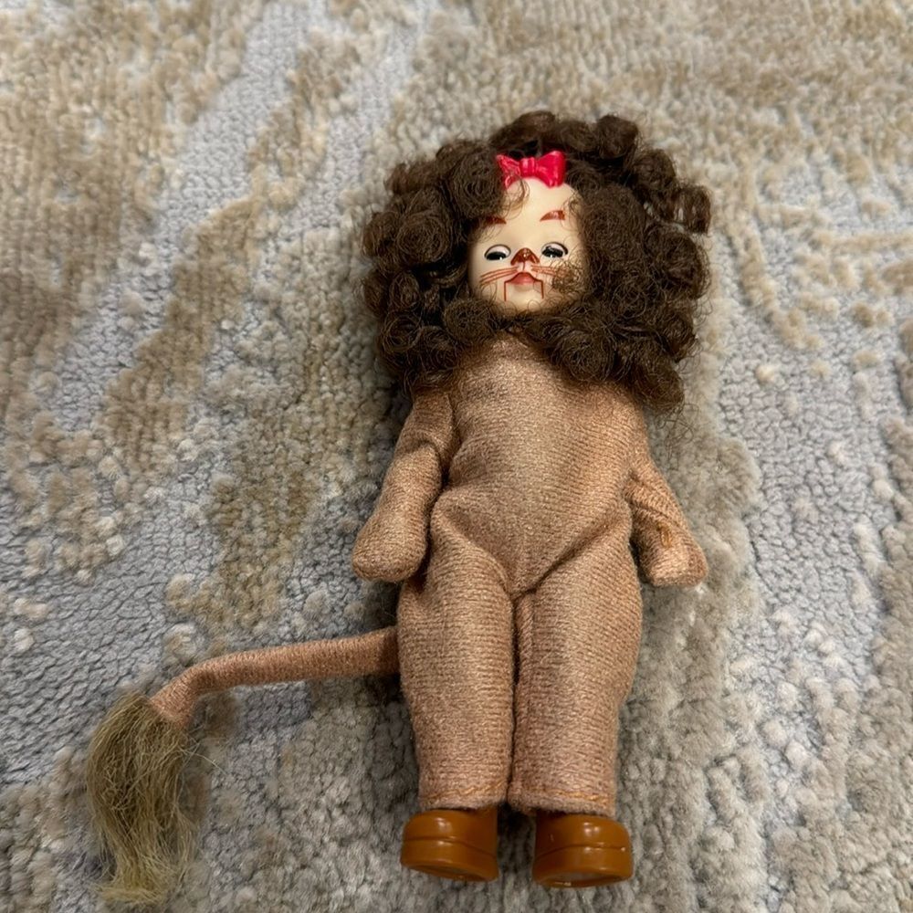 2007 Madame Alexander Wizard of Oz Cowardly Lion McDonalds Happy Meal 5.5" Cute